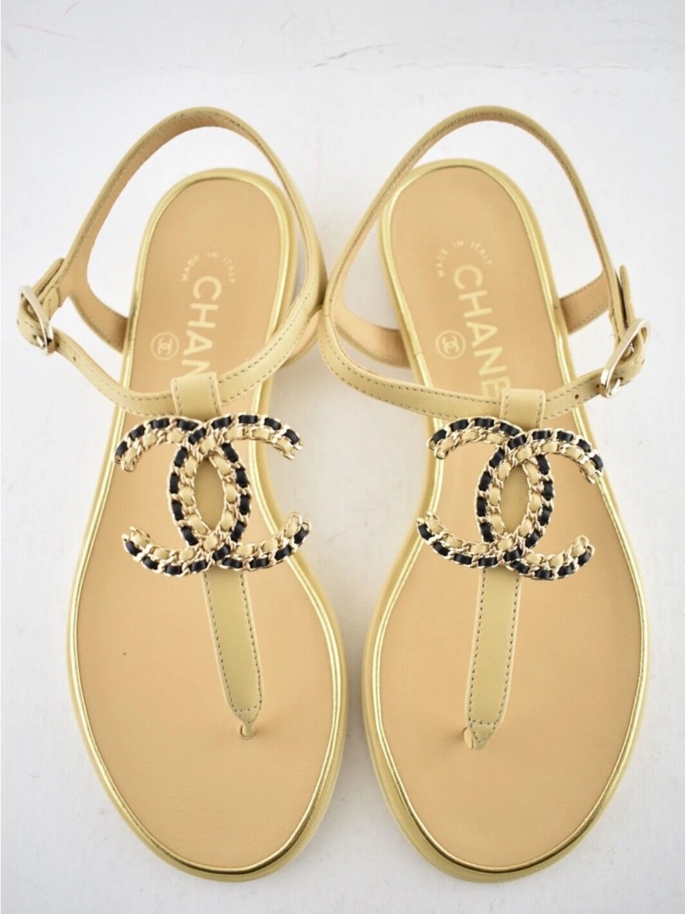 CHANEL Nude Leather Thong Sandals with Chain-Trim CC Logos